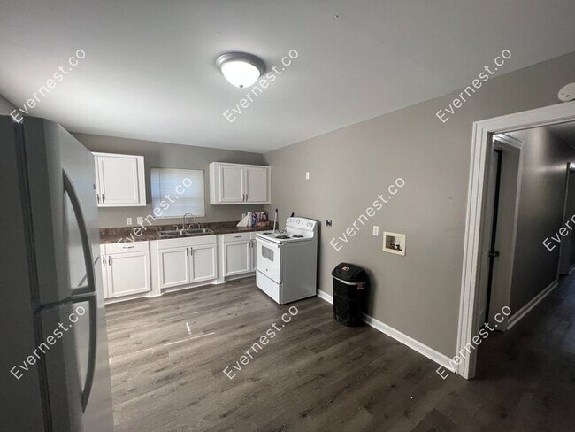 Foto del edificio - 2301 Blackwood Rd