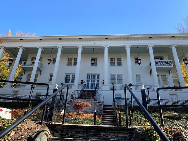 Foto del edificio - 149 Peachtree Cir NE