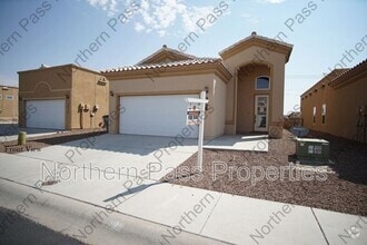 Building Photo - 3628 Grand Bahamas Dr