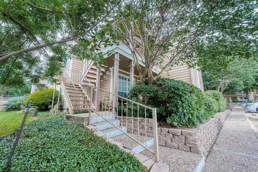 Foto principal - 1880 White Oak Dr