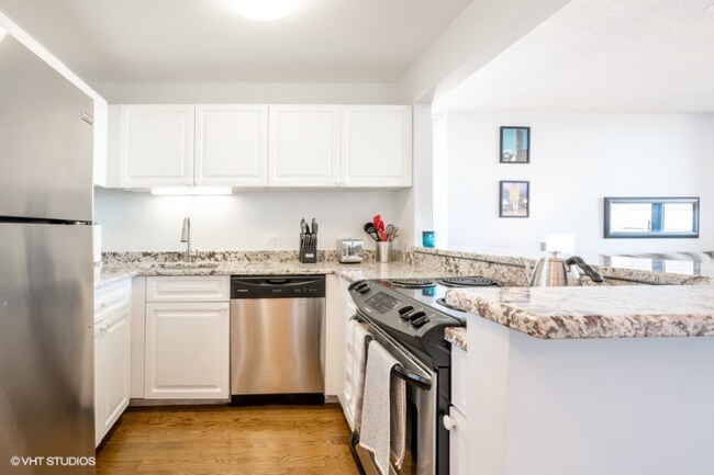 Foto del edificio - 3660 N Lake Shore Dr