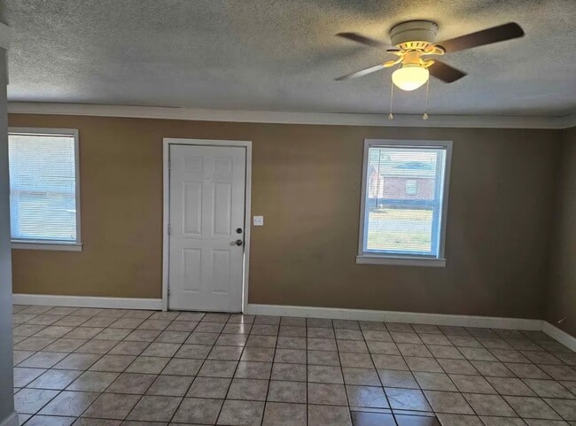 Building Photo - 111 Joy Dr