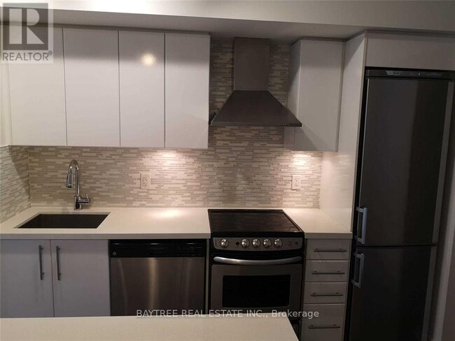 Building Photo - 58 Orchard View Blvd