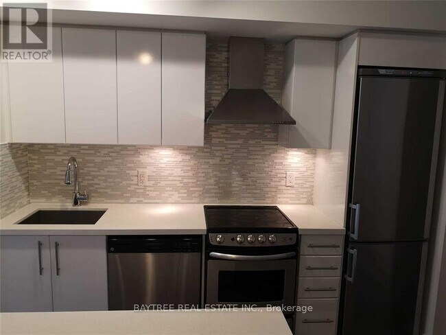 Photo du bâtiment - 58 Orchard View Blvd