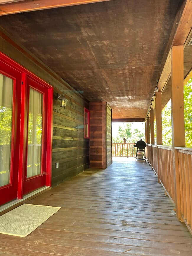 Building Photo - 228 Tanner Rd