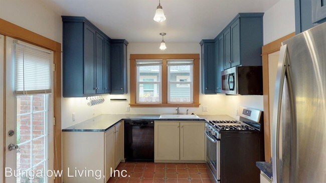 Building Photo - 3535 SE 62nd Ave
