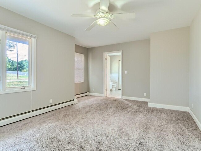 Foto del edificio - 215 E Old Shakopee Rd