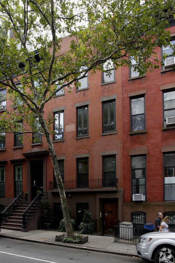 Primary Photo - 442 W 44th St