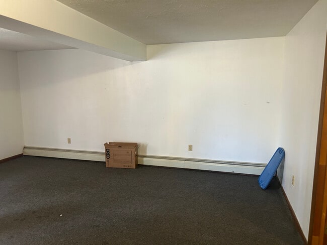 Building Photo - 40 W Lamoka Ave