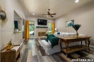 Foto del edificio - 1131 Flaming Oak Dr