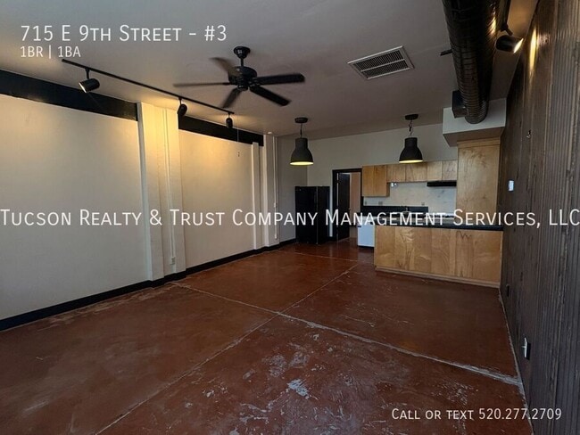 Photo - 715 E 9th St Apartment
