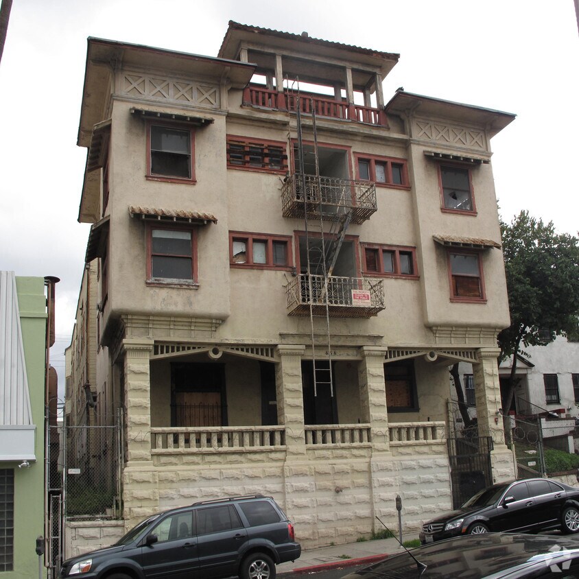 Building Photo - 666 S Bonnie Brae St