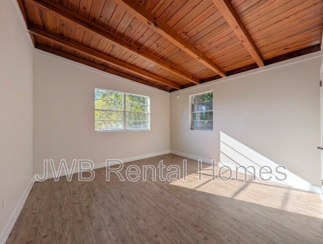 Building Photo - 9235 13th Ave