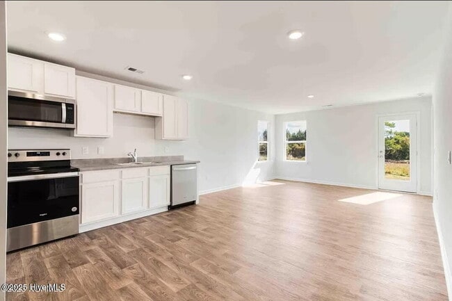 Building Photo - 1455 W Black Squirrel Ln