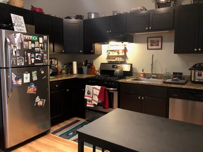 Foto del edificio - 3604 W Diversey Ave