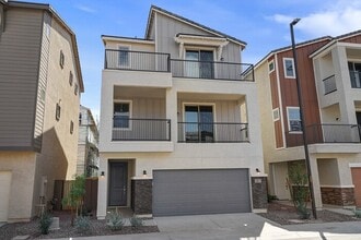 Building Photo - 761 W Winchester Dr