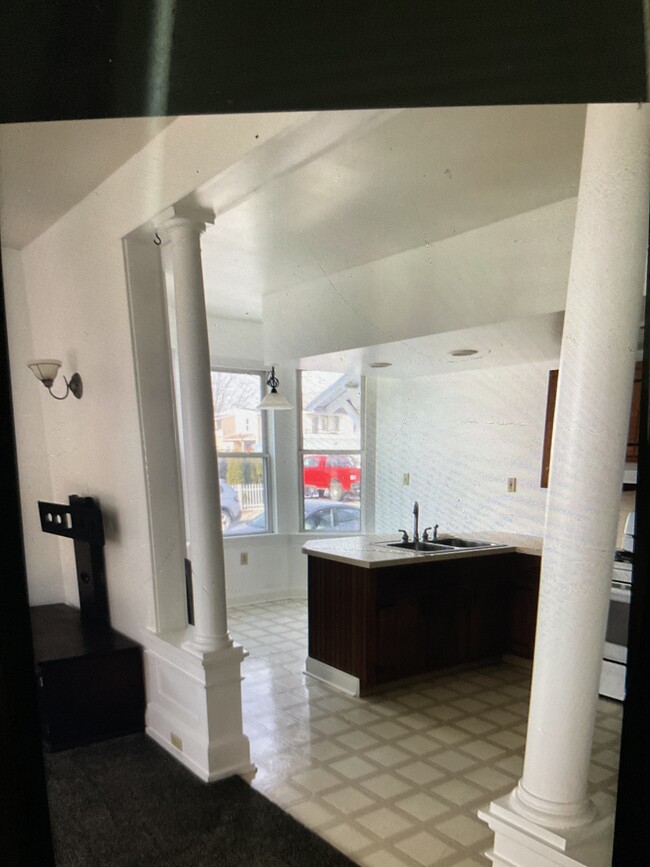 Building Photo - 55 Mifflin St