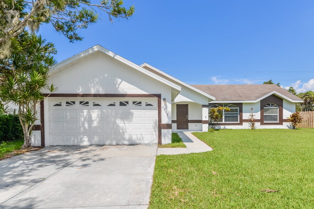 Foto principal - 6806 67th St Cir E