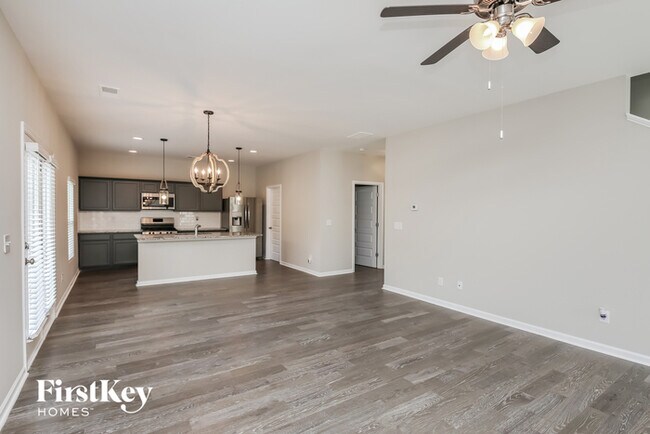 Building Photo - 2117 Massey Ln