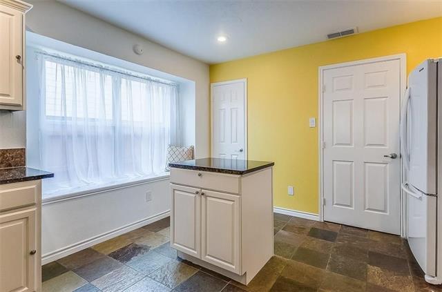 Building Photo - 2116 Bentley Dr