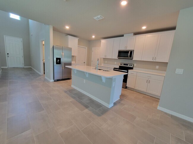Building Photo - 5265 Sanders Oak Trl