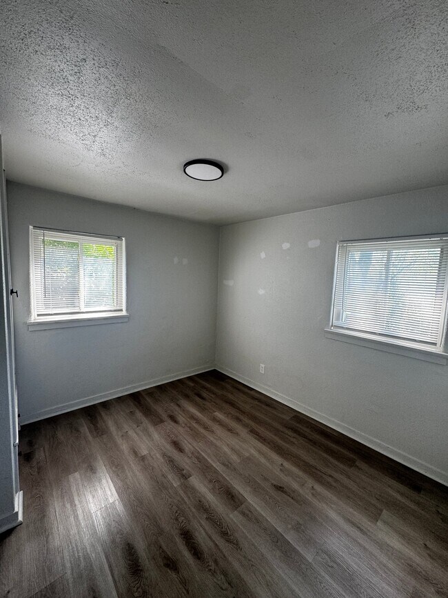 Foto del edificio - 4022 Walker Ave