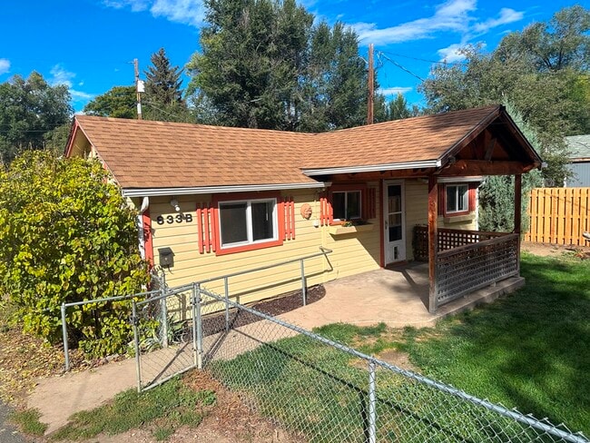 Foto del edificio - 833 1/2 Bross Street