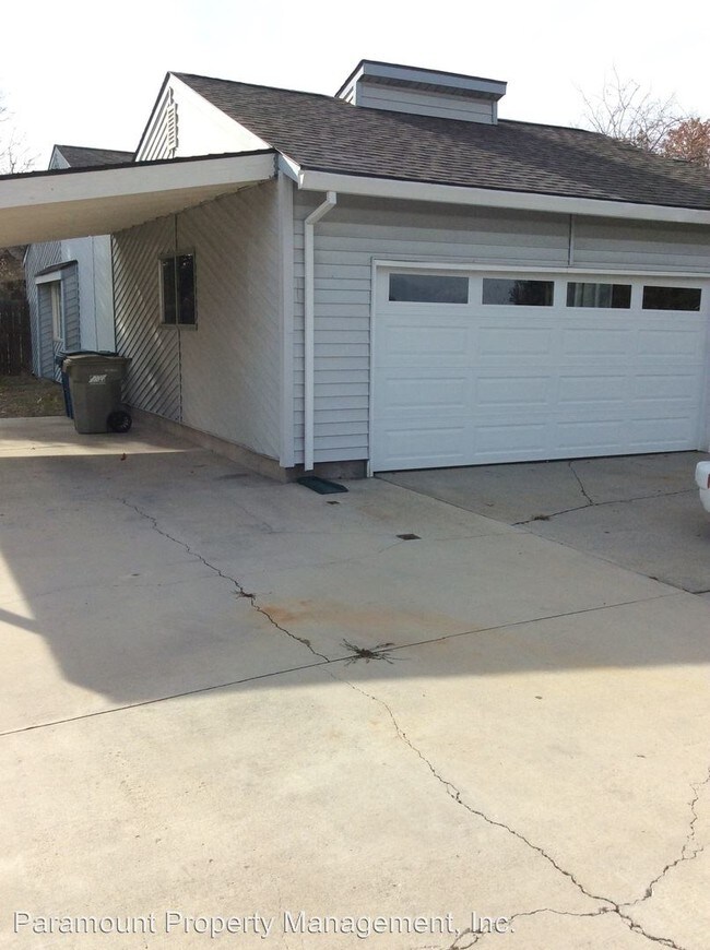 Building Photo - 3165 E Leslie Dr