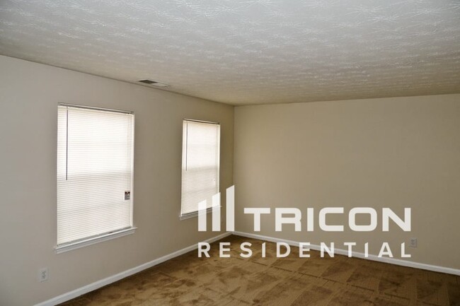 Foto del edificio - 4004 Castle Way Dr