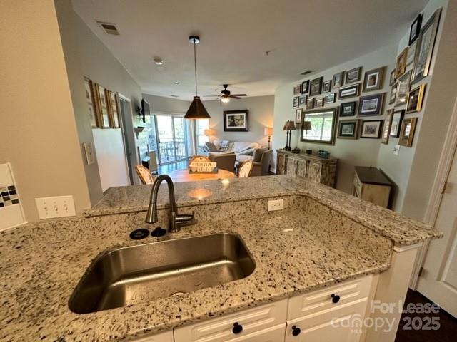 Foto del edificio - 7843 Village Harbor Dr