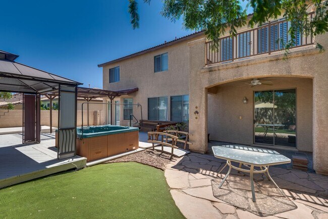 Building Photo - Elegant 4-Bedroom Home with Spa, Balcony &...