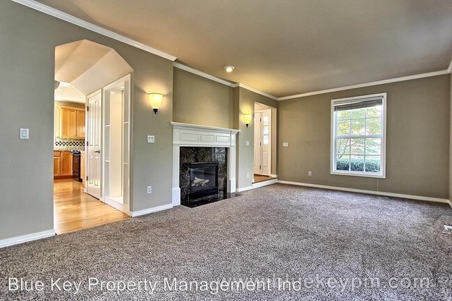 Building Photo - 10224 NW Edgewood Dr