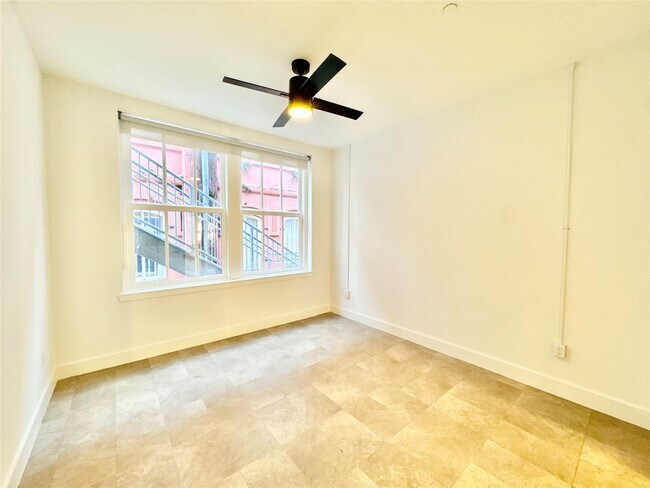 Building Photo - 2102 Mechanic St