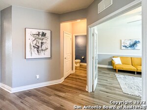 Foto del edificio - 7427 Valle Msn