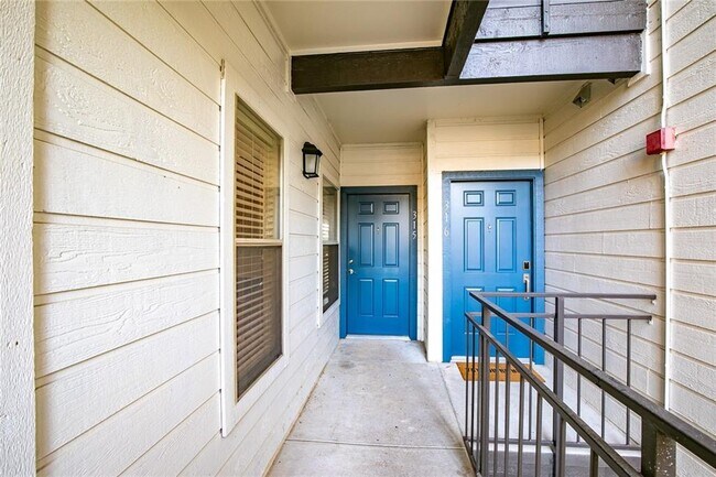 Building Photo - 6000 Shepherd Mountain Cove