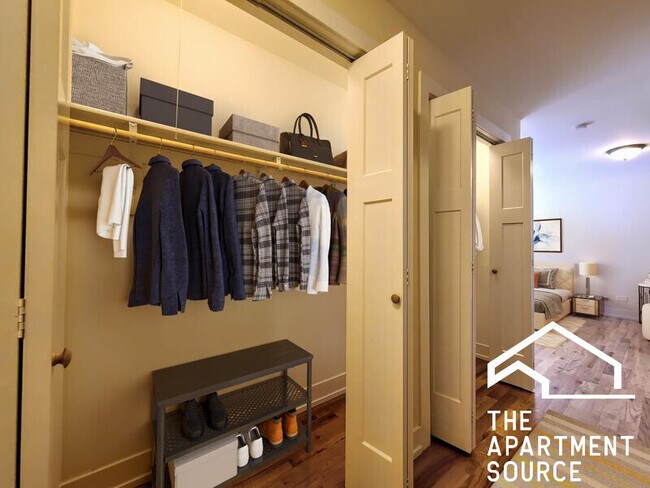 Foto del edificio - 555 W Arlington Pl