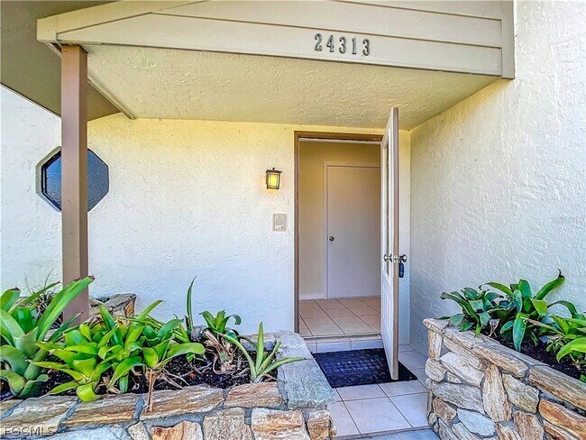 Foto del edificio - 24313 Pirate Harbor Blvd