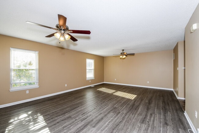 Building Photo - 507 Santschi Dr