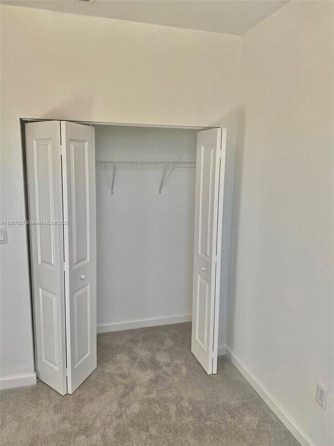 Foto del edificio - 10049 SW 228th Ter