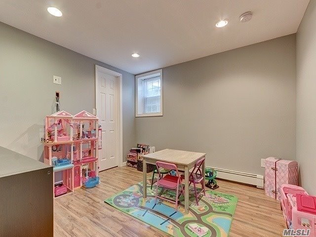 Building Photo - 520 Pine Dr
