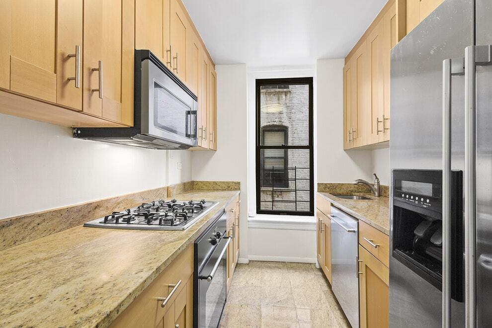 Primary Photo - 4 BR Near Central Park
