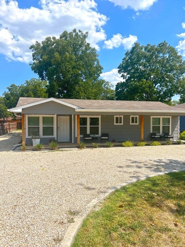 Foto del edificio - Single Family Home