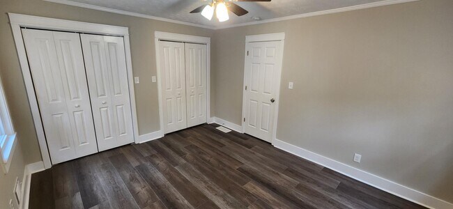 Building Photo - 403 Leola Dr