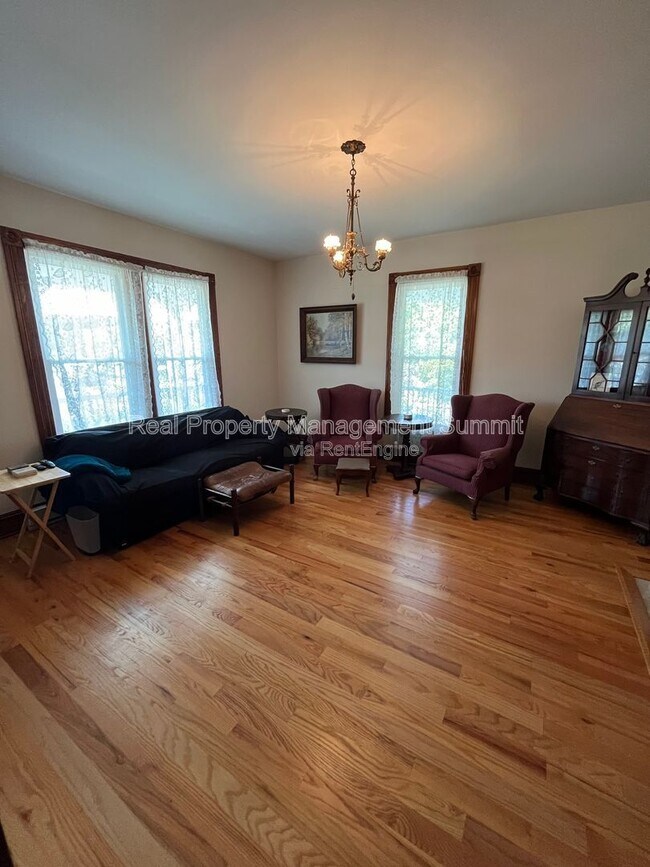 Foto del edificio - 11 Shady Ln