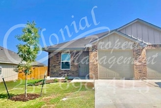 Building Photo - 715 A Kimble Dr