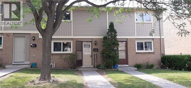 Building Photo - 223 Pioneer Dr