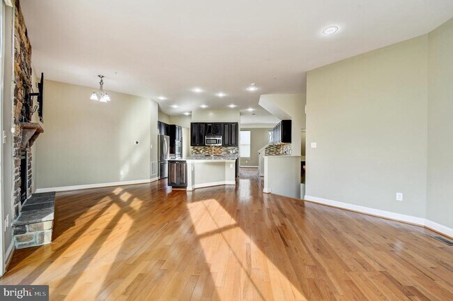 Building Photo - 9851 Garden Ranges