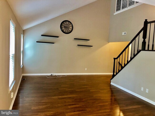 Building Photo - 354B Willow Turn