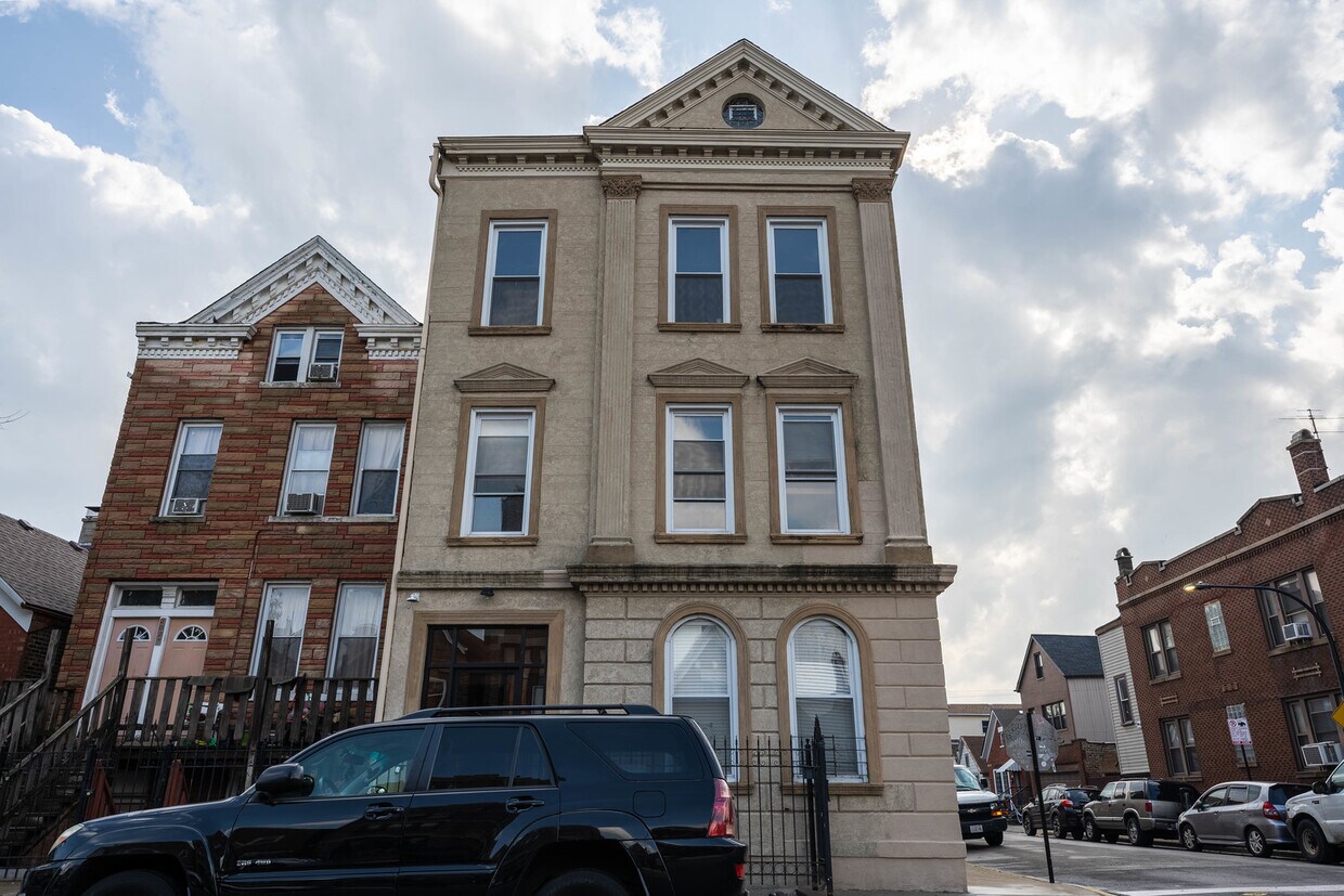Foto principal - 2031 W 23rd St