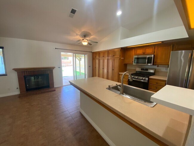 Foto del edificio - West Lancaster 4 Bedroom !